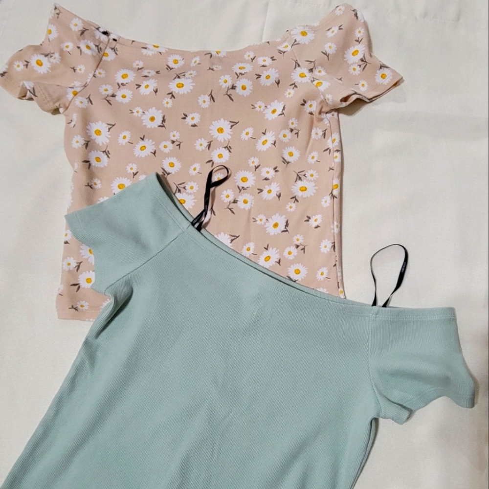 Off the shoulder crop top bundle